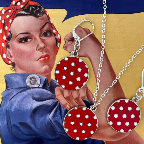 Pendientes de lunares de Rosie la remachadora
