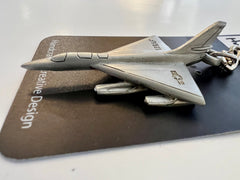 Llavero de peltre con forma de avión Convair B-58 Hustler